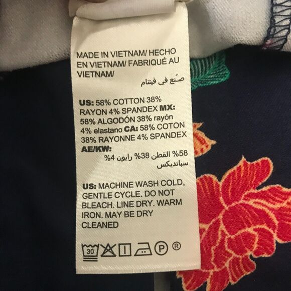 Chicos Crop Pant Womens 14 Blue Floral Flat Front Stretch High Waist Straight - Picture 5 of 8